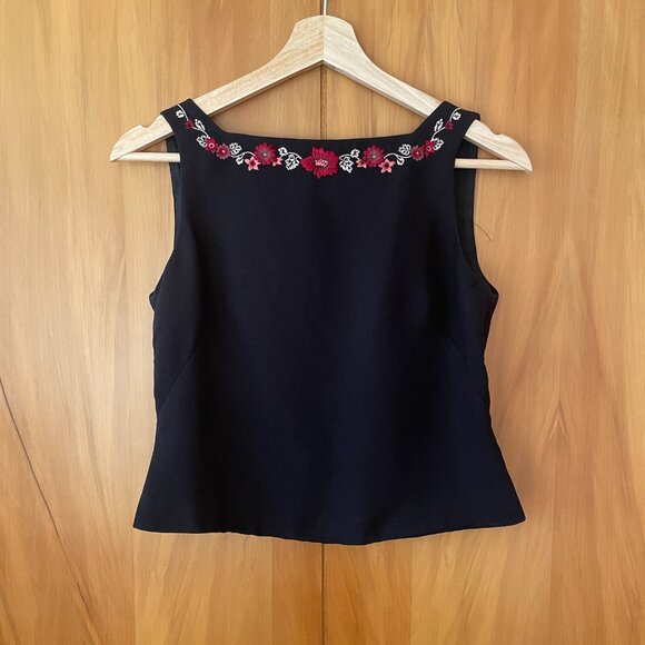 Vintage Adorable Floral Embroidered Tank - Picture 3 of 4